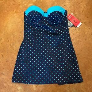 NWT Spanx bathing suit top. Size 6. Teal and navy.